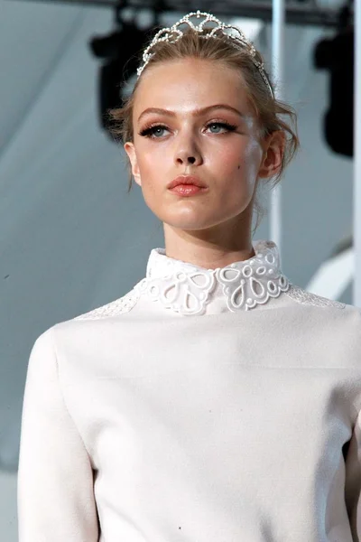 Look 75
